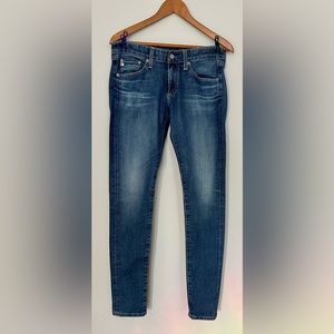 NWOT. Ag Nikki Relaxed Skinny. Size 25